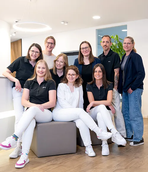 Praxisteam der Kieferorthopädie Sara Toye in Gelsenkirchen